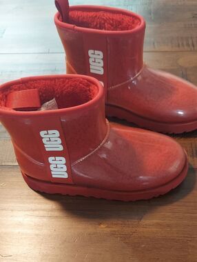 UGG Classic Clear Mini Waterproof Rain Boots Red Size 6